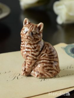 アンティーク雑貨 アンティークオブジェ イギリスで見つけたWADE社のビンテージ陶器、Whimsiesのフィギア（ネコ）
