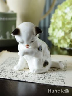 アンティーク雑貨 アンティークオブジェ イギリスで見つけたアンティークのオブジェ、愛嬌たっぷりのネコのフィギュリン