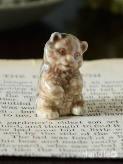 アンティーク雑貨 アンティークオブジェ イギリスで見つけたWADE社のビンテージ陶器、Whimsiesシリーズのフィギア（子熊）