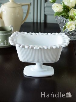 アンティーク雑貨 アンティーク食器 アンティークミルクガラスのおしゃれな食器、縁取りのデザインが可愛い脚付きボウル