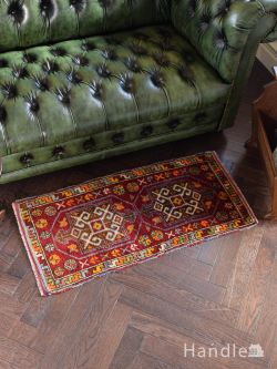 アンティーク雑貨 トライバルラグ・トルコ絨毯 オリエンタルな雰囲気漂うオールド絨毯、おしゃれなトライバルラグ