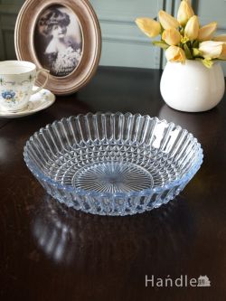 アンティーク雑貨 アンティーク食器 アンティークガラスの食器、英国で見つけたプレスドグラスのガラスのボウル