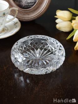 アンティーク雑貨 トレイアンティーク アンティークガラスの灰皿、イギリスで見つけたプレスドグラスのアンティーク雑貨