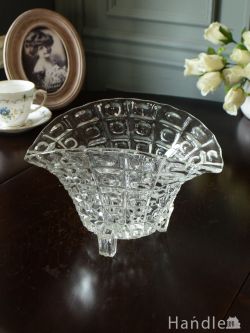 アンティーク雑貨 フラワーベース・花瓶アンティーク 扇型がオシャレなフラワーベース、アンティークのおしゃれなプレスドグラス 