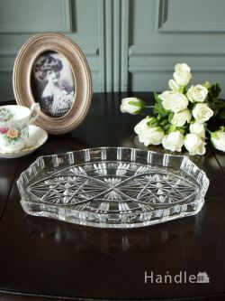 アンティーク雑貨 トレイアンティーク アンティークガラスの美しいプレート、イギリスから届いたプレスドグラスのトレイ