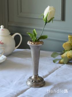 アンティーク雑貨 フラワーベース・花瓶アンティーク 英国アンティークのフラワーベース、シルバープレートの花留め付き花器　