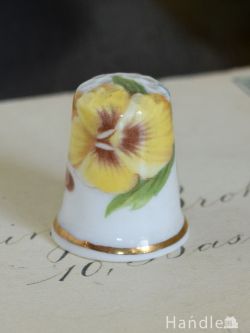 アンティーク雑貨 アンティークオブジェ イギリスのアンティーク指貫、鮮やかなビオラの花が描かれたシンブル
