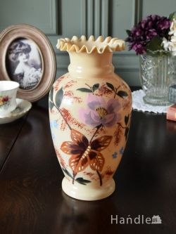 アンティーク雑貨 フラワーベース・花瓶アンティーク イギリスのアンティークフラワーベース、手描きされたお花の模様がおしゃれな花瓶