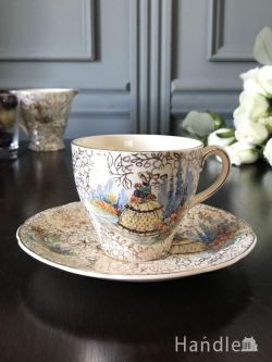 アンティーク雑貨 アンティーク食器 チンツ柄にクリノリンレディが描かれた、アンティークのカップ＆ソーサー