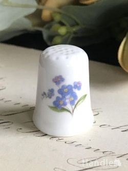 イギリスのアンティーク指貫、可愛いお花が咲いたシンブル(m-7435-z)