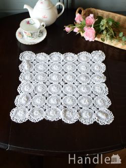 アンティーク雑貨 ドイリー・クロス フランスのアンティーク雑貨、36個の小さなお花が咲くアンティークドイリーレース