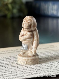 アンティーク雑貨 アンティークオブジェ イギリスで見つけたWADE社のビンテージ陶器、Whimsiesシリーズのチンパンジー
