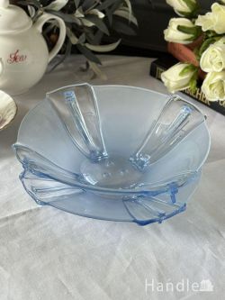 アンティーク雑貨  英国アンティークガラスのおしゃれな器、爽やかなブルー色のめずらしいベリーディッシュ