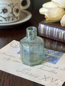 アンティーク雑貨 アンティークビン・香水瓶 イギリスから届いたアンティークインクボトル、八角形の形が可愛いおしゃれな瓶