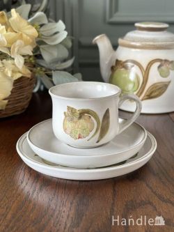 アンティーク雑貨 アンティーク食器 イギリスから届いたビンテージのデンビー、手描きのお花が描かれたTroubadourのカップ＆ソーサー(トリオ)