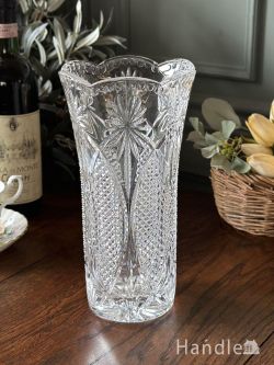 英国アンティークの美しい花器、プレスドグラスのおしゃれなフラワーベース