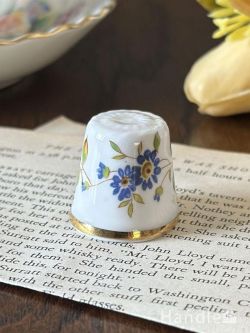 アンティーク雑貨 アンティークオブジェ イギリスのアンティーク陶磁器、ハマースレイのお花のシンブル