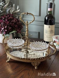 アンティーク雑貨 アンティーク食器 英国アンティークのおしゃれな器、プレスドグラスがキラキラ輝くシェリーグラスホルダー