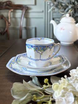 アンティーク雑貨 アンティーク食器 RoyalDoultonロイヤルドルトンの美しい食器、アールデコスタイルのアンティークトリオ