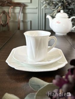 アンティーク雑貨 アンティーク食器 イギリスから届いたアンティークのSHELLEY 、Daintyシェイプの真っ白なトリオ