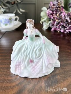 アンティーク雑貨 アンティークオブジェ コールポート（Coalport）の可愛いフィギュリン、DebutanteシリーズのレディKathy