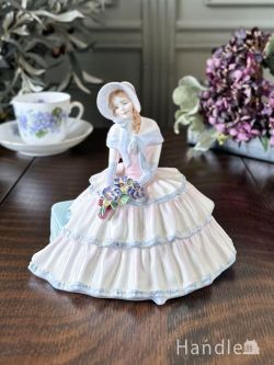 アンティーク雑貨 アンティークオブジェ ROYAL DOULTON（ロイヤルドルトン）の人形、英国生まれのフィギュリン(Daydreams) 