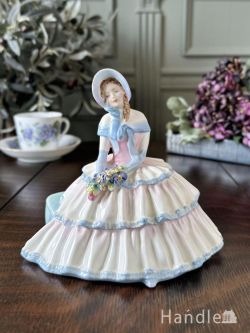 アンティーク雑貨 アンティークオブジェ ROYAL DOULTON（ロイヤルドルトン）の人形、英国生まれのフィギュリン(Daydreams) 
