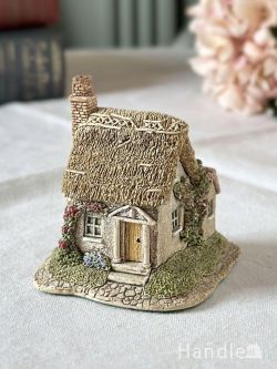 アンティーク雑貨 アンティークオブジェ 大きな煙突が可愛い茅葺屋根のお家、英国Lilliput Lane（リリパットレーン）のミニチュアハウス