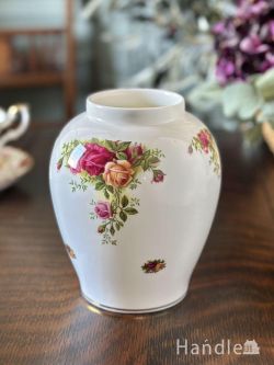 イギリスから届いたアンティークフラワーポット、ロイヤルアルバート社オールドカントリーローズの花瓶(h-1255-z)