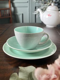 アンティーク雑貨 アンティーク食器 プール・ポタリーのTwintone（Ice Green＆Seagull）、英国アンティークのカップ＆ソーサートリオ