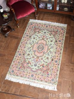 アンティーク雑貨 トライバルラグ・トルコ絨毯 ピンクとグリーンの女性らしい優しい色のペルシャ絨毯、フラワーデザインのタブリーズ60Rのカーペット