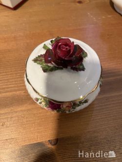 到着予定商品  ロイヤルアルバートアンティ―ク　ふた付き小物入れ