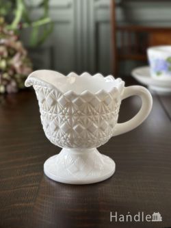 アンティーク雑貨 アンティーク食器 ミルク色のアンティークガラスの食器、ダイヤの形の押し模様が入ったミルクピッチャー