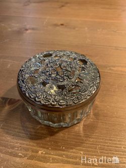 到着予定商品  アンティークフタ付き小物入れ