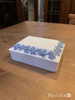 到着予定商品  アンティ―ク　ウェッジウッド小物入れ