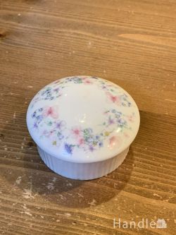 到着予定商品  アンティ―ク　フタ付き小物入れ