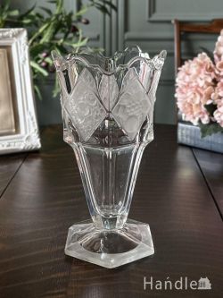 アンティーク雑貨 アンティーク花瓶 薔薇とフルーツの型押し模様がとっても可愛い、英国アンティークガラスのフラワーベース