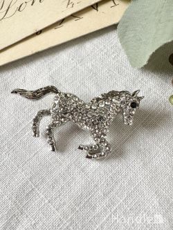 アンティーク雑貨 アンティークブローチ キラキラ輝く天馬が走る姿が美しい、イギリスから届いたビンテージのブローチ