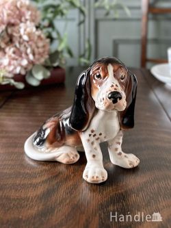 アンティーク雑貨 アンティークオブジェ 大きなたれ耳が可愛いワンちゃんのフィギュリン、英国 SylvaCのアンティークフィギュリン(Shaw & Copestake)