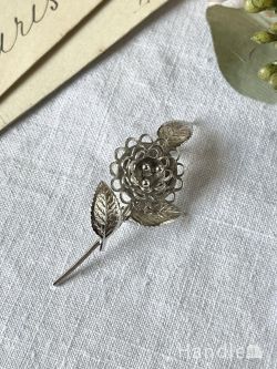 アンティーク雑貨 アンティークブローチ イギリスのビンテージアクセサリー、きらきら輝くお花のモチーフのブローチ
