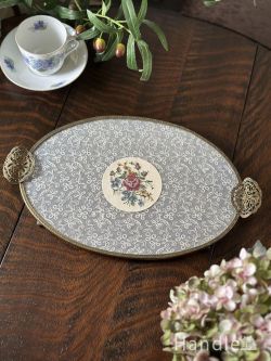 アンティーク雑貨 トレイアンティーク フランスから届いたアンティークのトレイ、プチポワンの刺繍が美しい真鍮のドレッシングトレイ