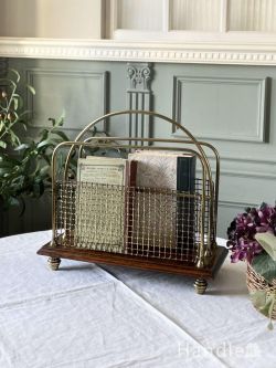 アンティーク家具 マガジンラックおしゃれ 落ち着いた色に輝く高級感漂うマガジンラック、イギリスから届いた真鍮製のおしゃれな雑誌入れ