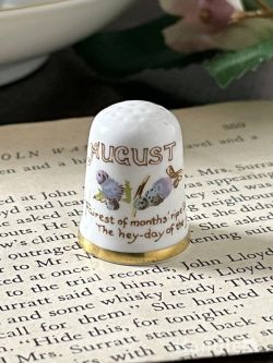 アンティーク雑貨 アンティークオブジェ 英国アンティークのマンスリーシンブル、caverswallの8月のアンティーク指貫