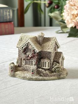アンティーク雑貨 アンティークオブジェ クリスマス仕様の可愛いLilliput Lane(リリパットレーン)、リースが飾られたミニチュアハウス