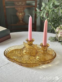 アンティーク雑貨 キャンドルスタンドアンティーク アンバー色のアンティークガラスが美しい、蝶々が優雅に描かれたドレッシング3点セット