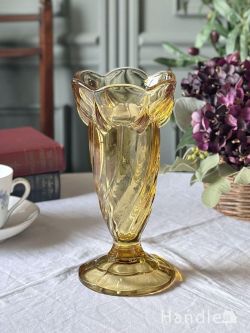 アンティーク雑貨 アンティーク花瓶 琥珀色のアンティークガラスが美しい花器、英国アンティークのアンバー色のフラワーベース