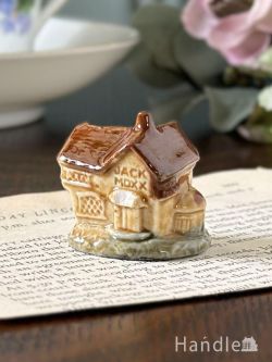 アンティーク雑貨 アンティークオブジェ 英国WADE社のお家の形のビンテージフィギア、 Whimsiesの「JACK BUILT MDXX」（マザーグース）