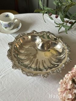 アンティーク雑貨 トレイアンティーク イギリスから届いたシェル形のアンティーク、とっても優雅な雰囲気のシルバープレートのトレイ