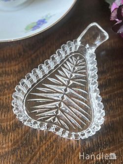 アンティーク雑貨 アンティーク食器 洋ナシの形をした可愛いアンティークガラス皿、イギリスから届いたアクセサリーディッシュ