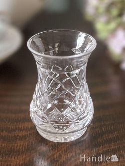 アンティーク雑貨 アンティーク花瓶 アンティークガラスの小さなフラワーベース、イギリスから届いたプレスドグラスの一人用の花器